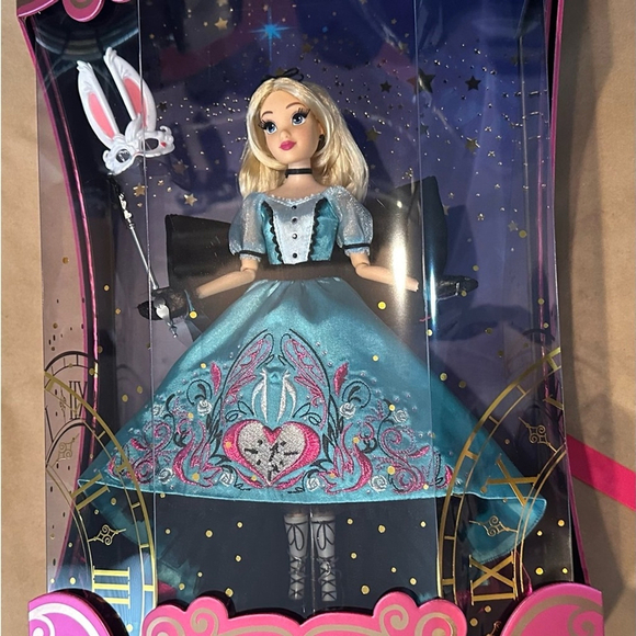 Alice Limited Edition Doll 12”
- Alice in Wonderland - Disney Designer - Picture 5 of 9
